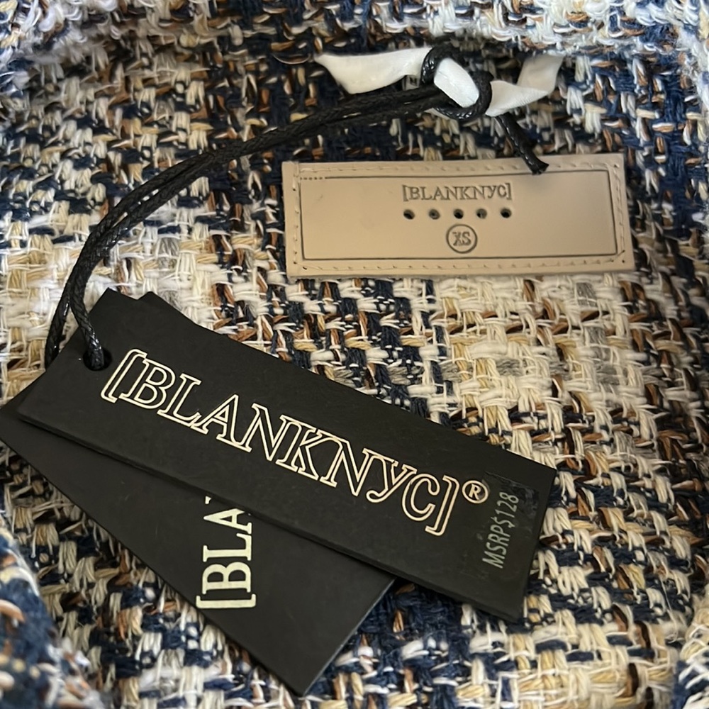 BOUCLE Jacket - Picture 8 of 10